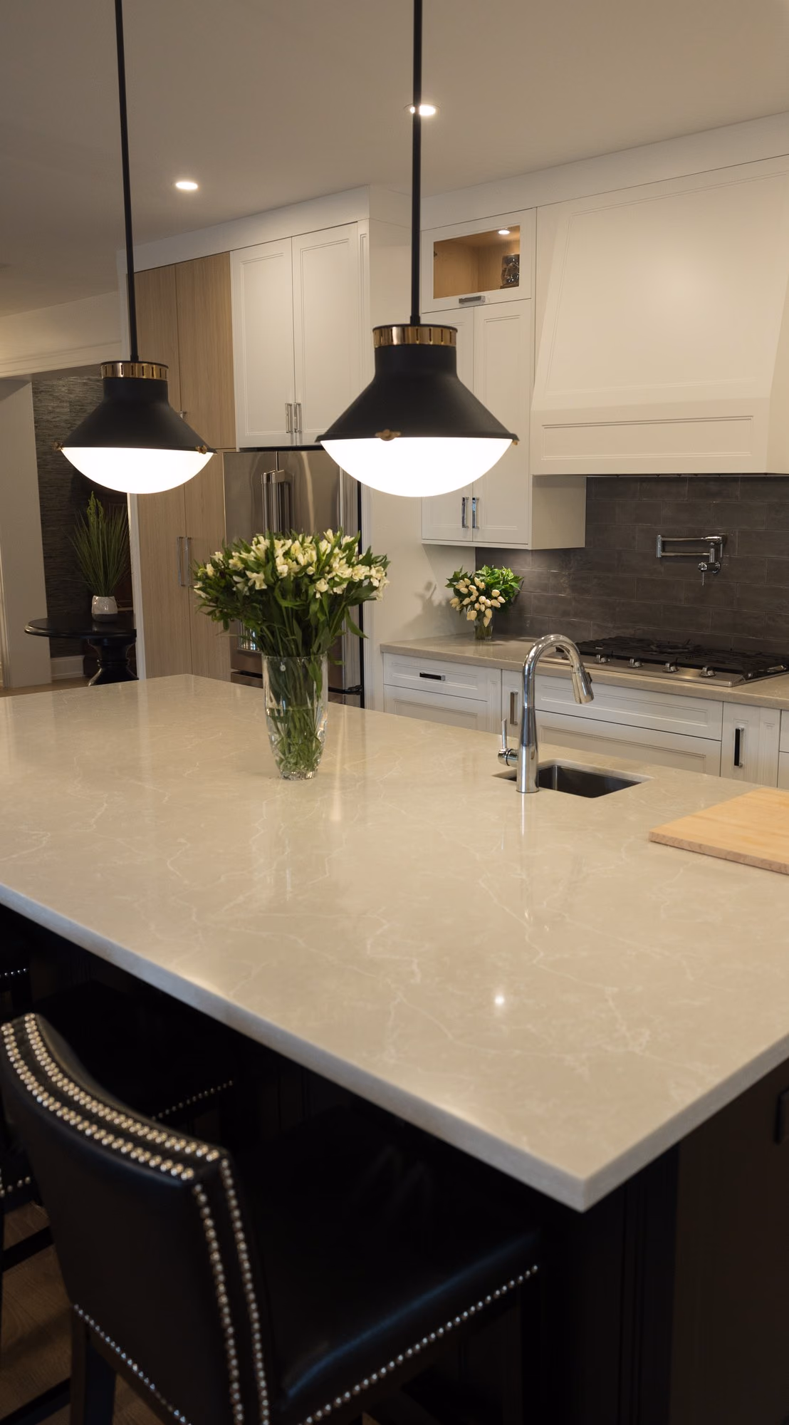 Farmhouse island with pendant lights