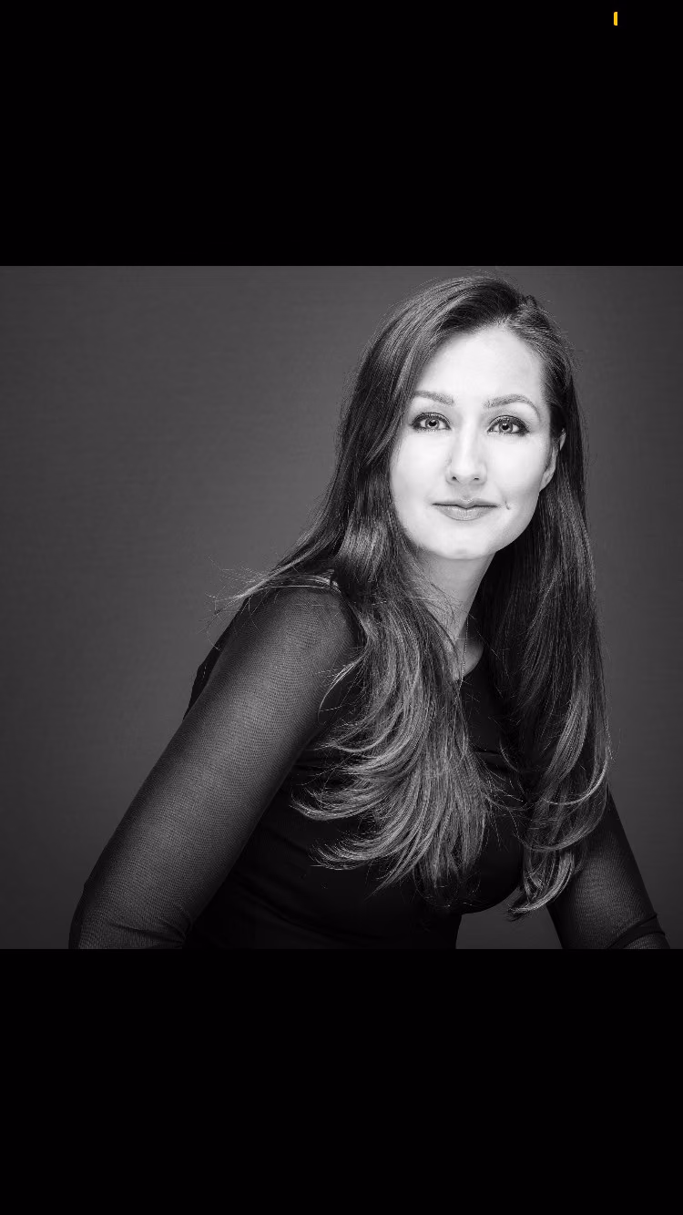 Black-and-white portrait of Dewa Patang